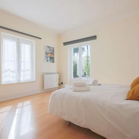 Garidas Titanio - Modern And Spacious 5 Bedroom For 10 - Private Gated Pool Villa Lisbon