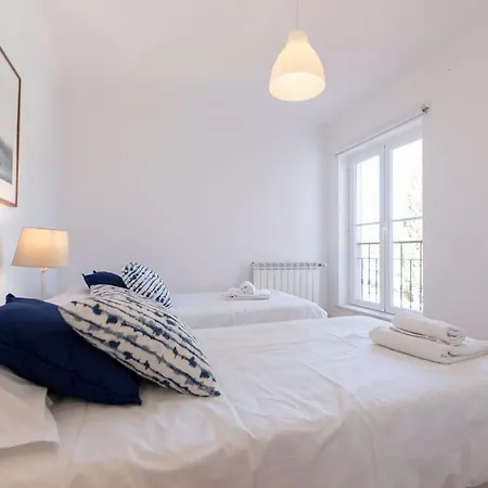 Garidas Titanio - Modern And Spacious 5 Bedroom For 10 - Private Gated Pool Villa Lisbon