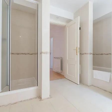Villa Garidas Titanio - Modern And Spacious 5 Bedroom For 10 - Private Gated Pool Lisbon